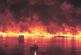 第１０部 津波火災 下 もろさ 油大量流出 炎広がる海 河北新報オンラインニュース Online News