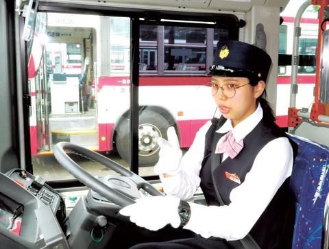 宮城交通 ピカピカの女性バス運転士誕生 河北新報オンラインニュース Online News