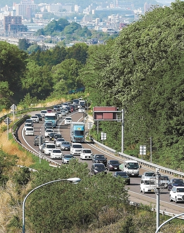 ｇｗ 名残の車列 東北 ｕターンピーク 河北新報オンラインニュース Online News