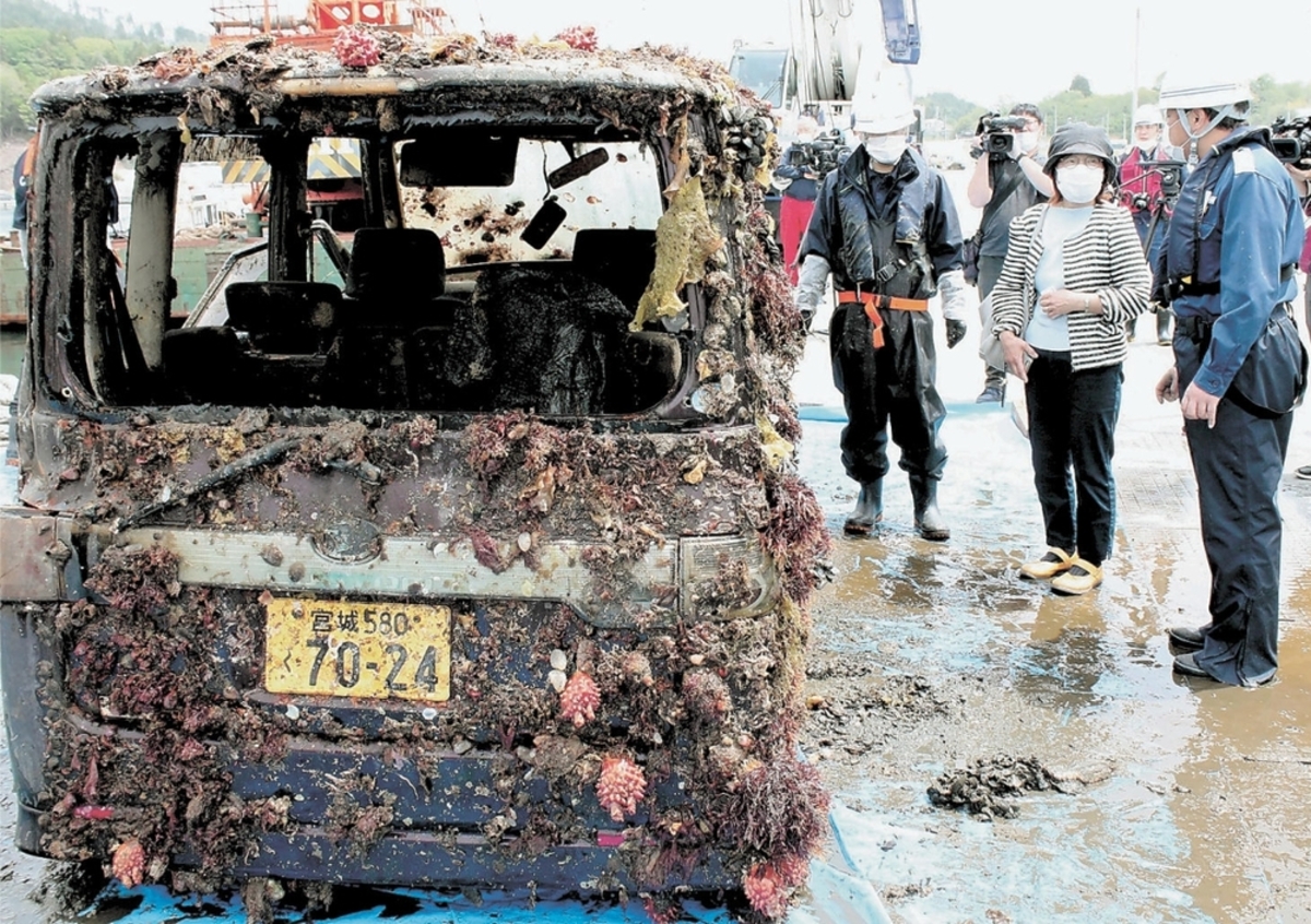 形は残っているな 津波流出の車 ９年２カ月ぶり地上に 気仙沼 河北新報オンラインニュース Online News