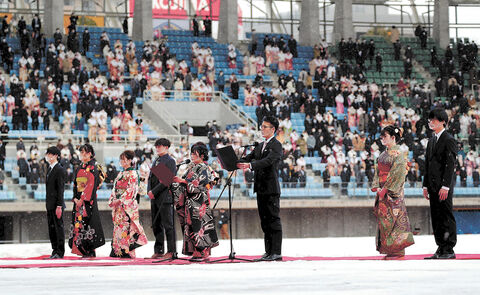 雪の華 門出祝う 仙台 成人式 河北新報オンラインニュース Online News