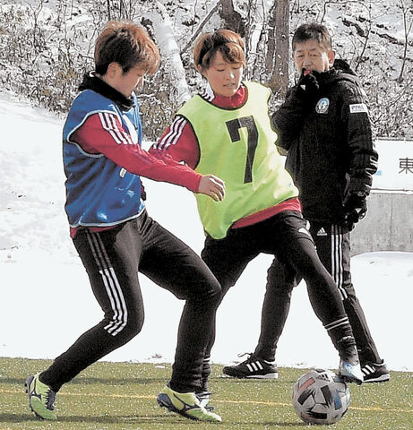 頭使うサッカー強調 マイナビ仙台がチーム初練習 河北新報オンラインニュース Online News
