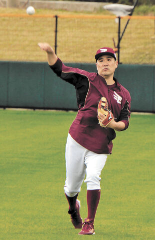 東北楽天キャンプ 田中将キャッチボールで調整 打撃練習で黒川ら快音 河北新報オンラインニュース Online News