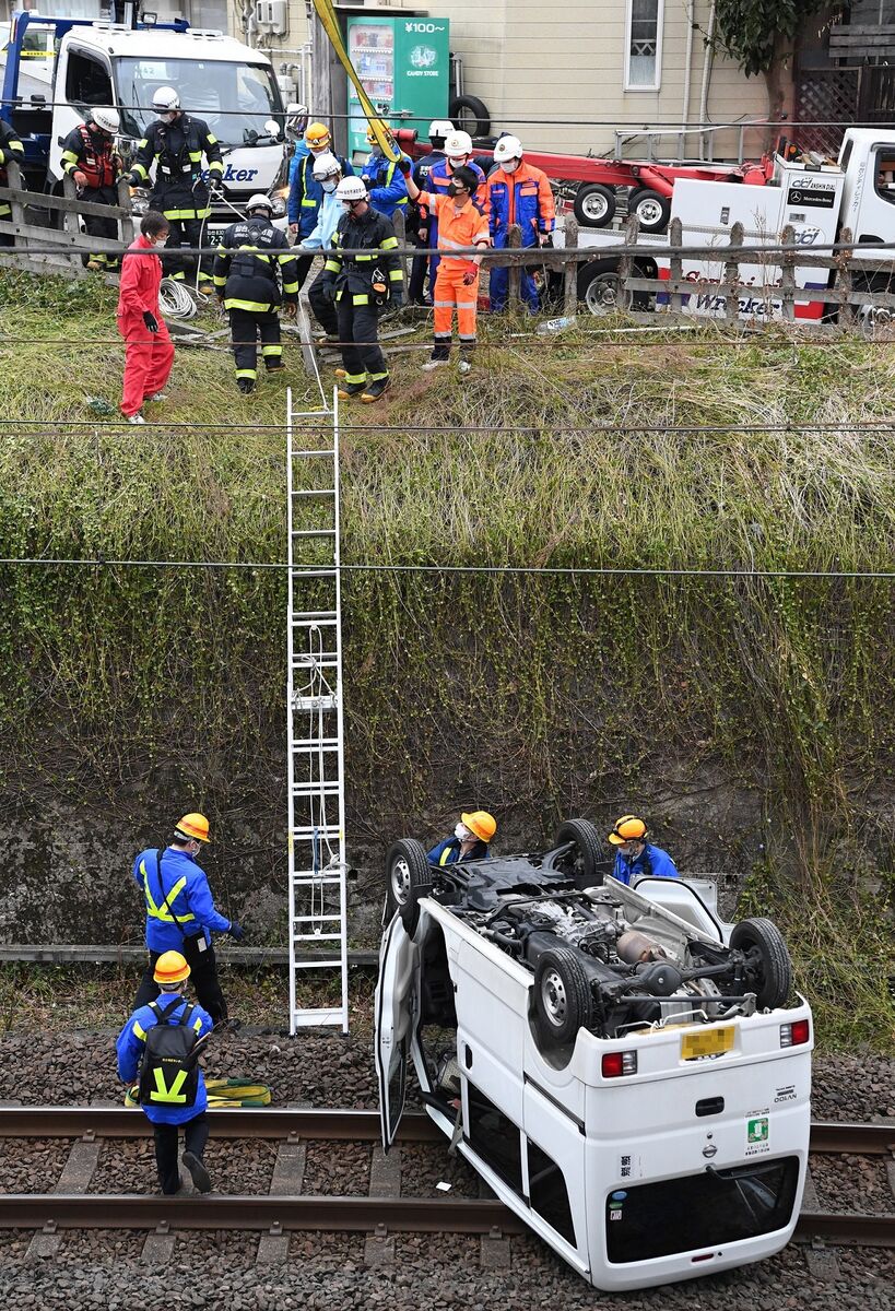 更新 ｊｒ東北線に軽ワゴン車転落 仙台 連坊小路 在来線２４本運休 河北新報オンラインニュース Online News