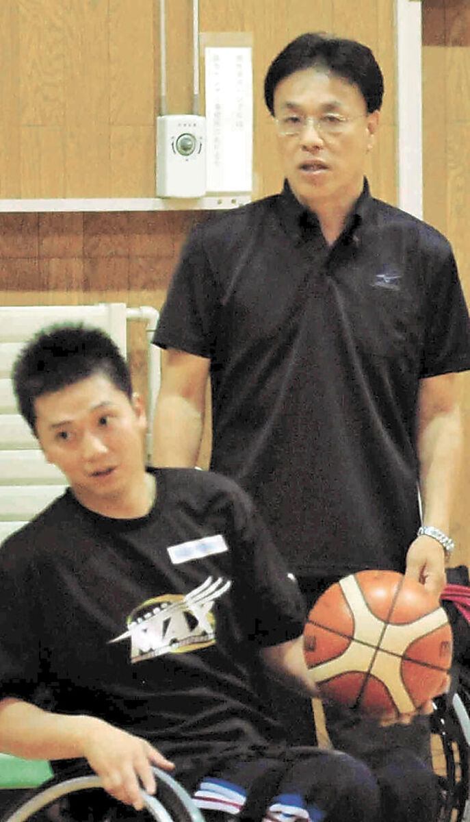 岩佐義明さん 車いすバスケ日本女子代表監督 選手の頑張り胸張り報告を 河北新報オンラインニュース Online News