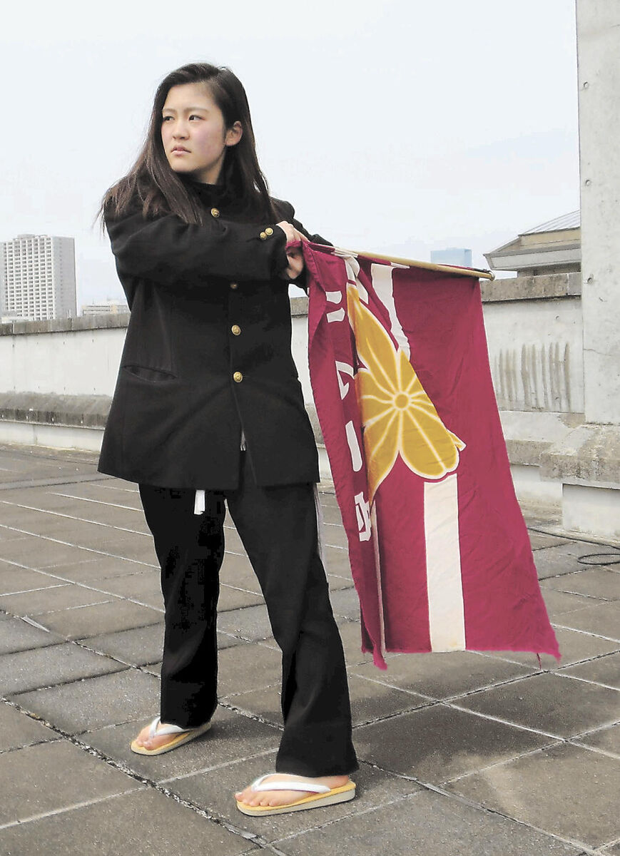 仙台一高応援団 バンカラ守る女子団長 伝統 の門戸開く 河北新報オンラインニュース Online News