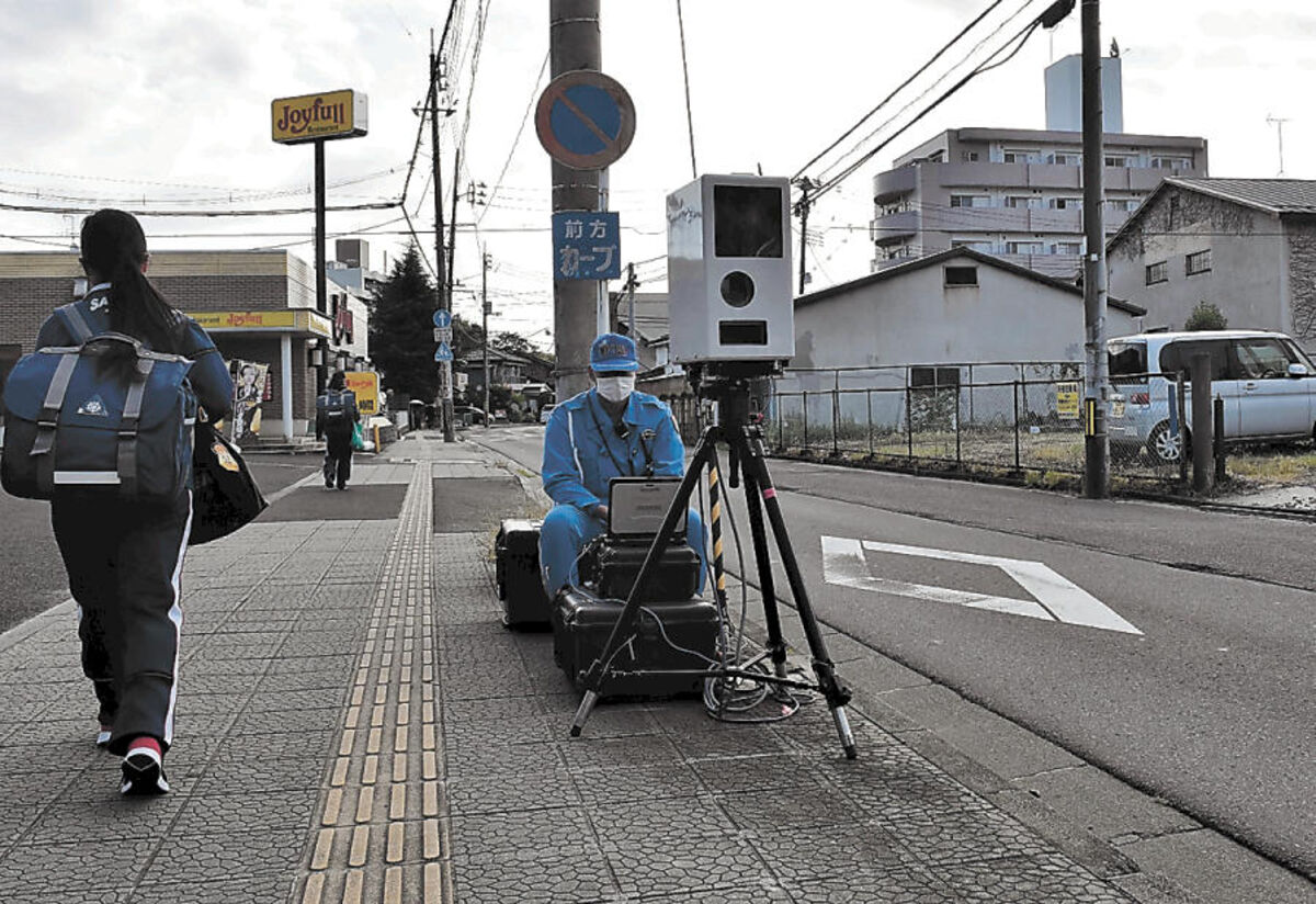 動くオービス 通学路守る 宮城県警が活用 スピード抑制に効果 河北新報オンラインニュース Online News