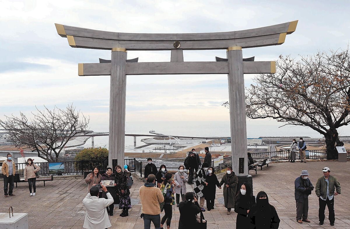 日和山のシンボル復活 住民祝う 石巻の神社が鳥居再建 河北新報オンラインニュース Online News