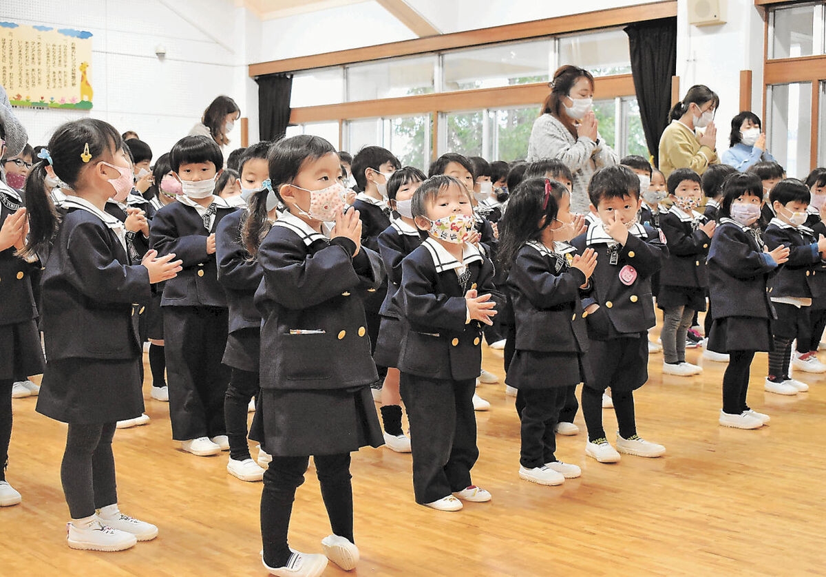 首里カトリック幼稚園 制服一式 - 子供用品