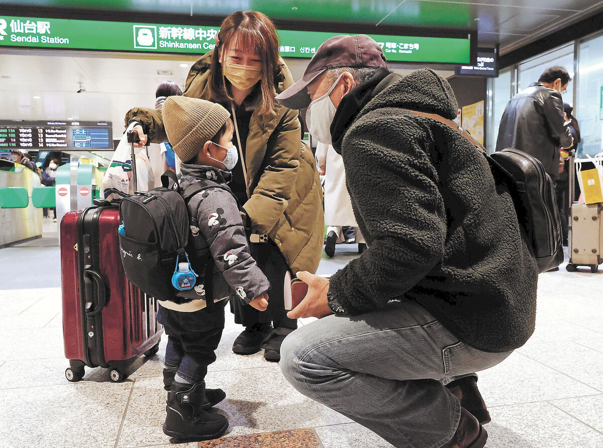 ｊｒ仙台駅 帰省ラッシュ始まる 閑散としていた昨年から一変 河北新報オンラインニュース Online News