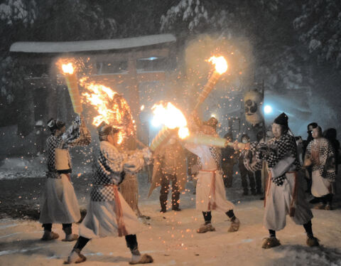 山伏が災厄はらう 鶴岡 出羽三山神社で松例祭 河北新報オンラインニュース Online News