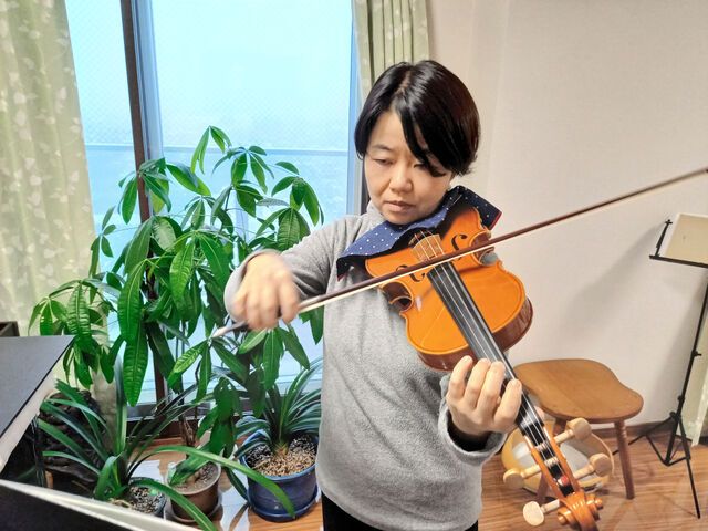 広島の被爆樹木バイオリンで演奏会 仙フィル奏者「平和の尊さ響かせる」 - 河北新報オンライン