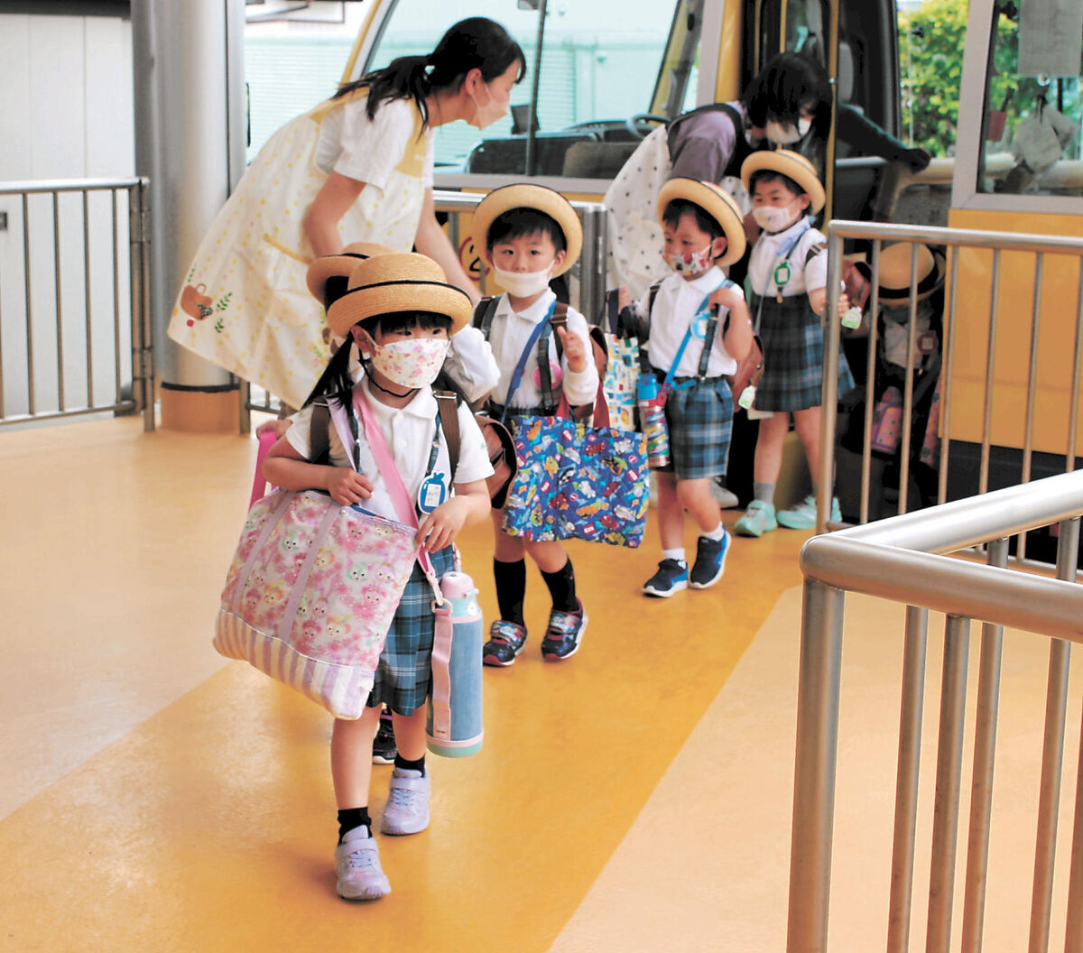 東京都府中市 ひばり幼稚園の制服、体操服、鞄等あります！ - キッズ用品