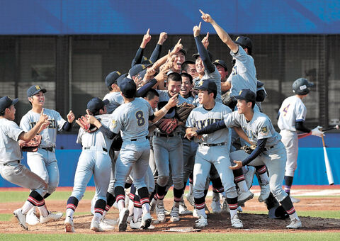 仙台育英、３年ぶり夏の頂点 高校野球宮城大会 聖和学園、及ばず