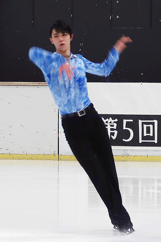 羽生結弦さんがサプライズで登場 「パリの散歩道」披露 仙台市長杯 