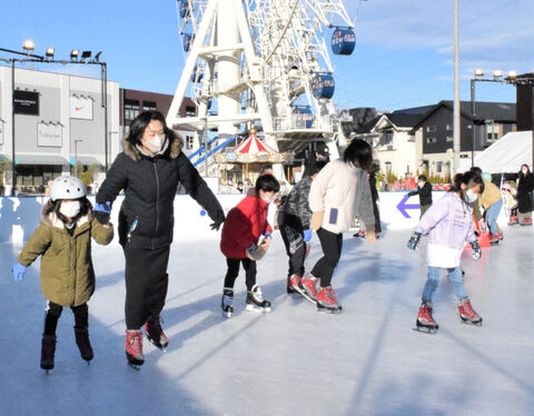 三井アウトレットパーク仙台港にスケートリンク 3月5日まで | 河北新報オンライン