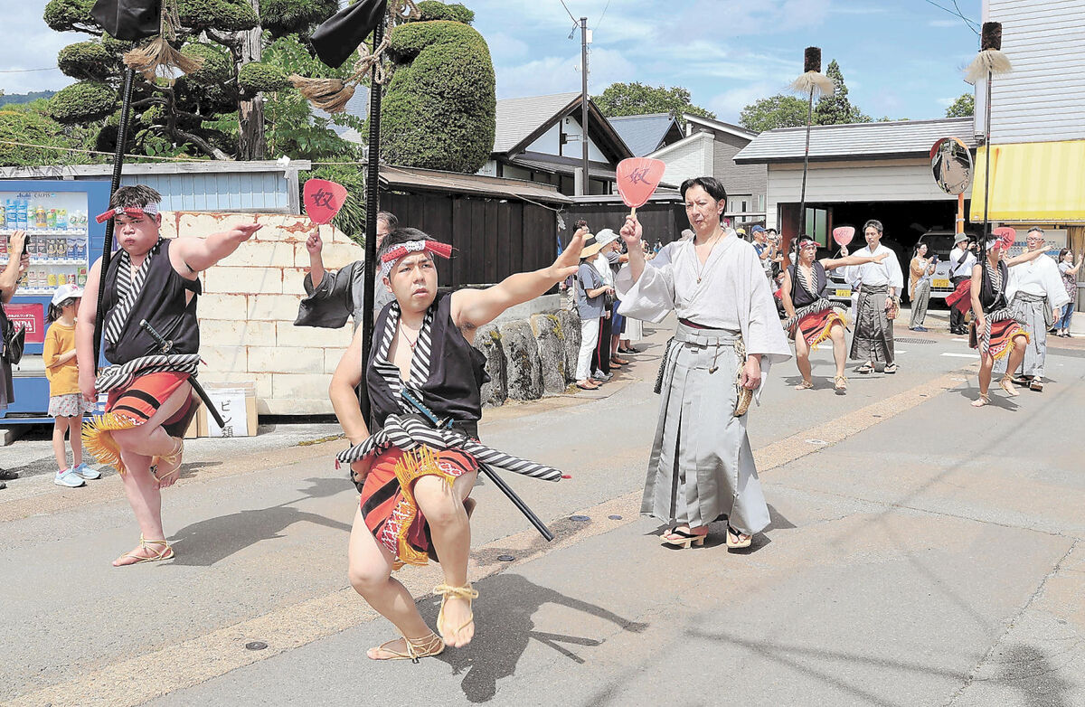 奴行列と鹿子踊りが共演 山形・村山で10年に1度の「湯野沢熊野大祭」開催 河北新報オンライン