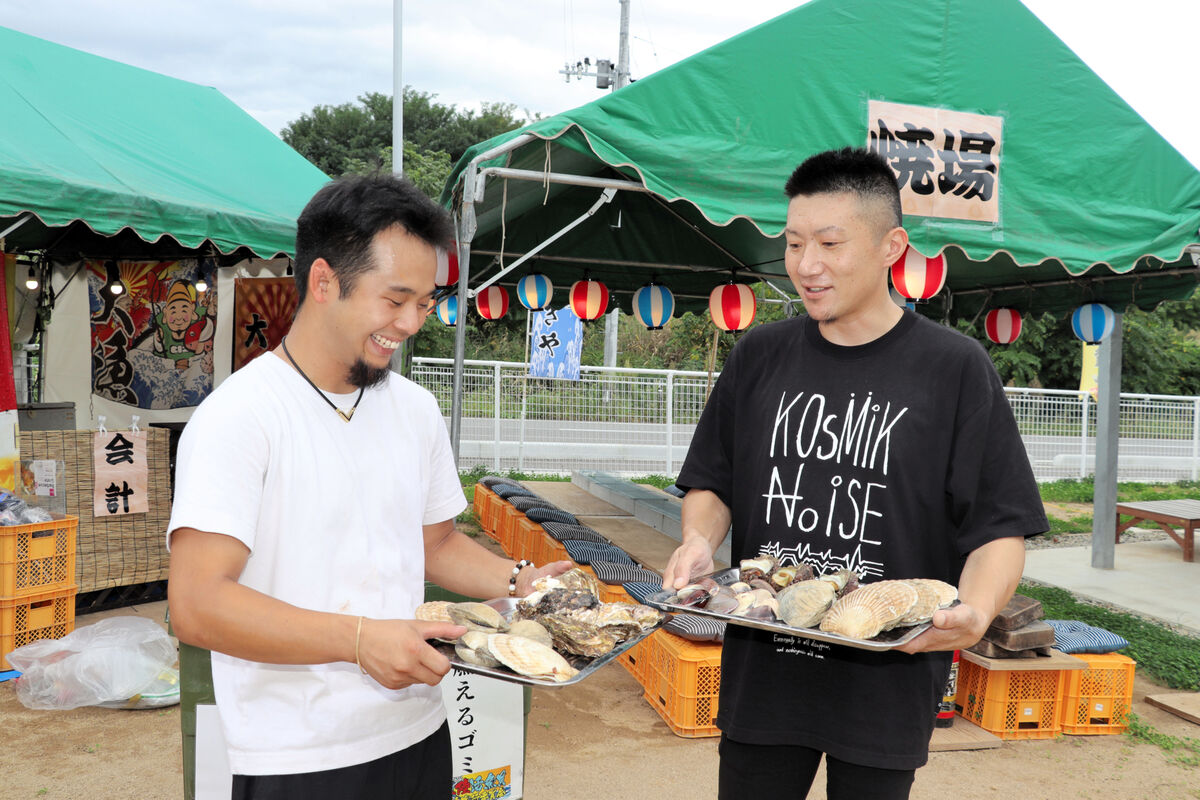 三陸の海産物、芋煮とどうぞ　山形市・道の駅「蔵王」で炭火焼き店が9月7日オープン　復興支援で仙台の企業が出店