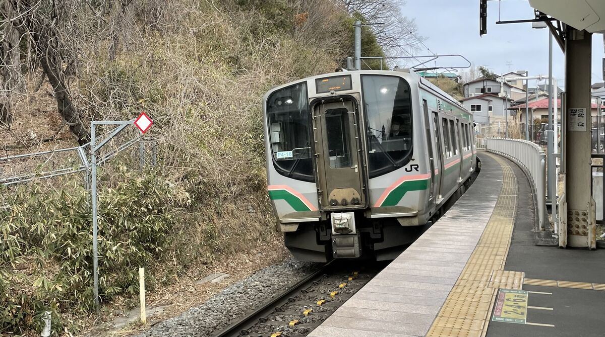 仙台・中江の踏切で遮断機のさおが折れ、仙山線4本運休