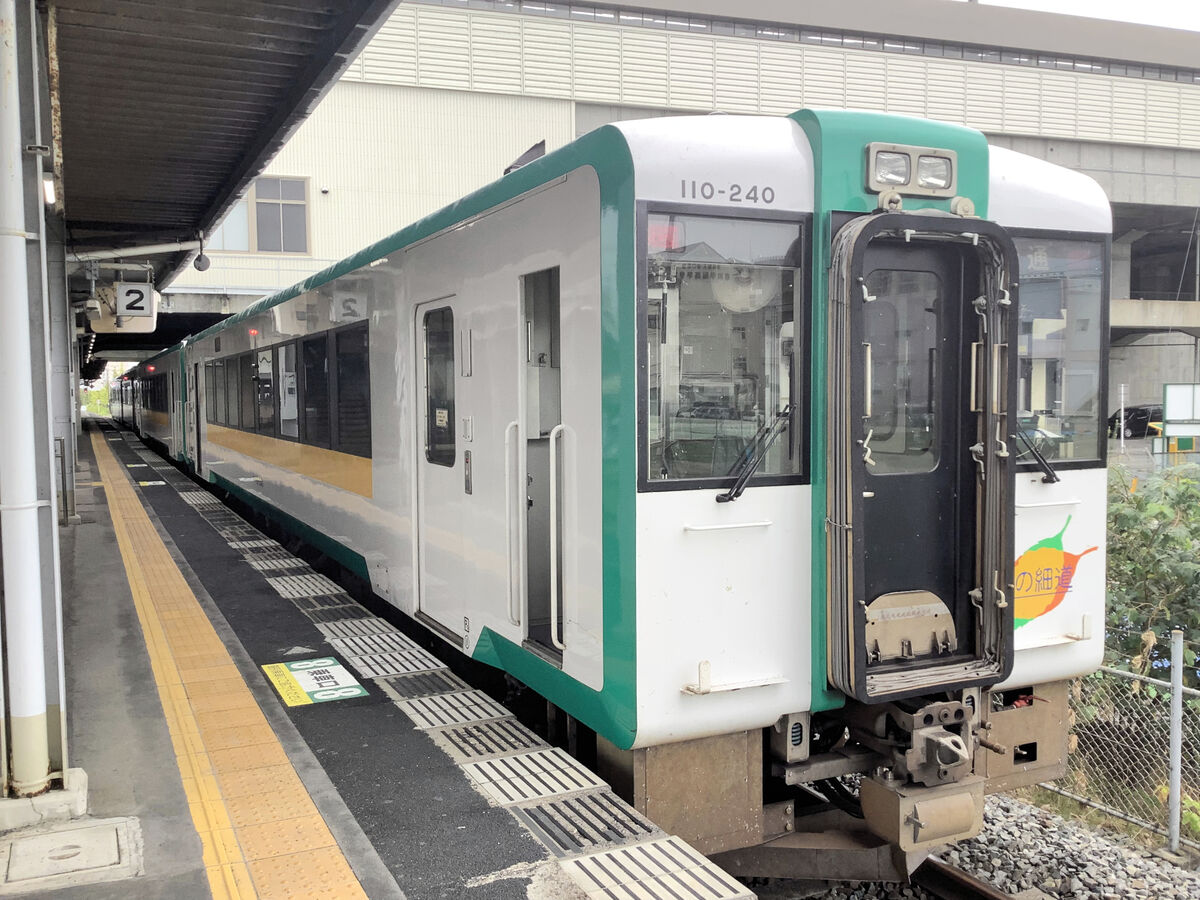 列車内、みちプロ選手が迫力のファイト　11月24日に仙台―石巻間で特別運行