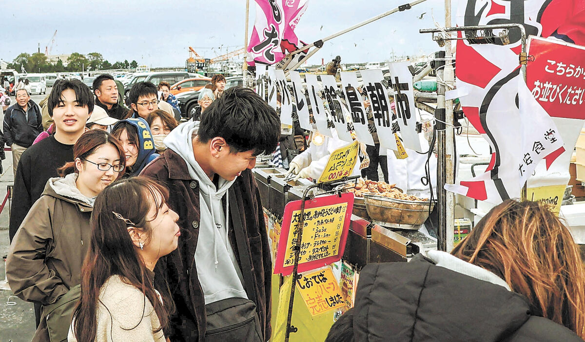 青森・八戸で朝市サミット　輪島応援で全国一丸　