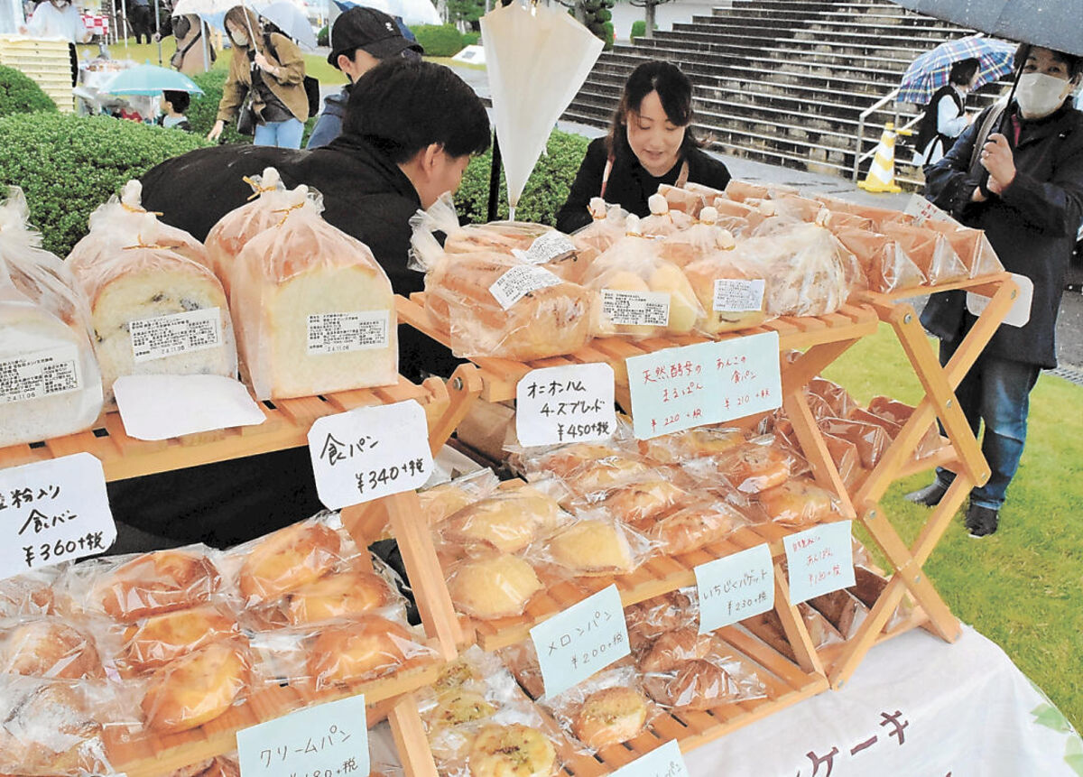 パン好きさんは岩沼市役所前へ　宮城のパン屋集まり4日までマルシェ