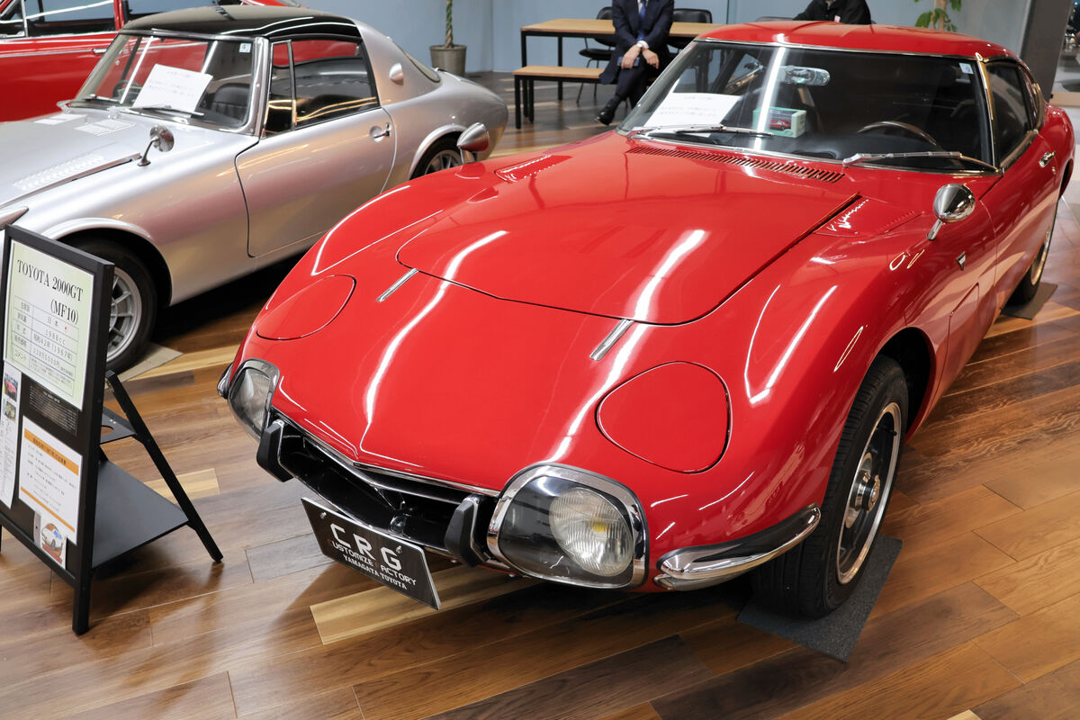 幻の名車「トヨタ2000GT」も展示　昭和の名車の修理専門店が盛況　運営は山形トヨタ